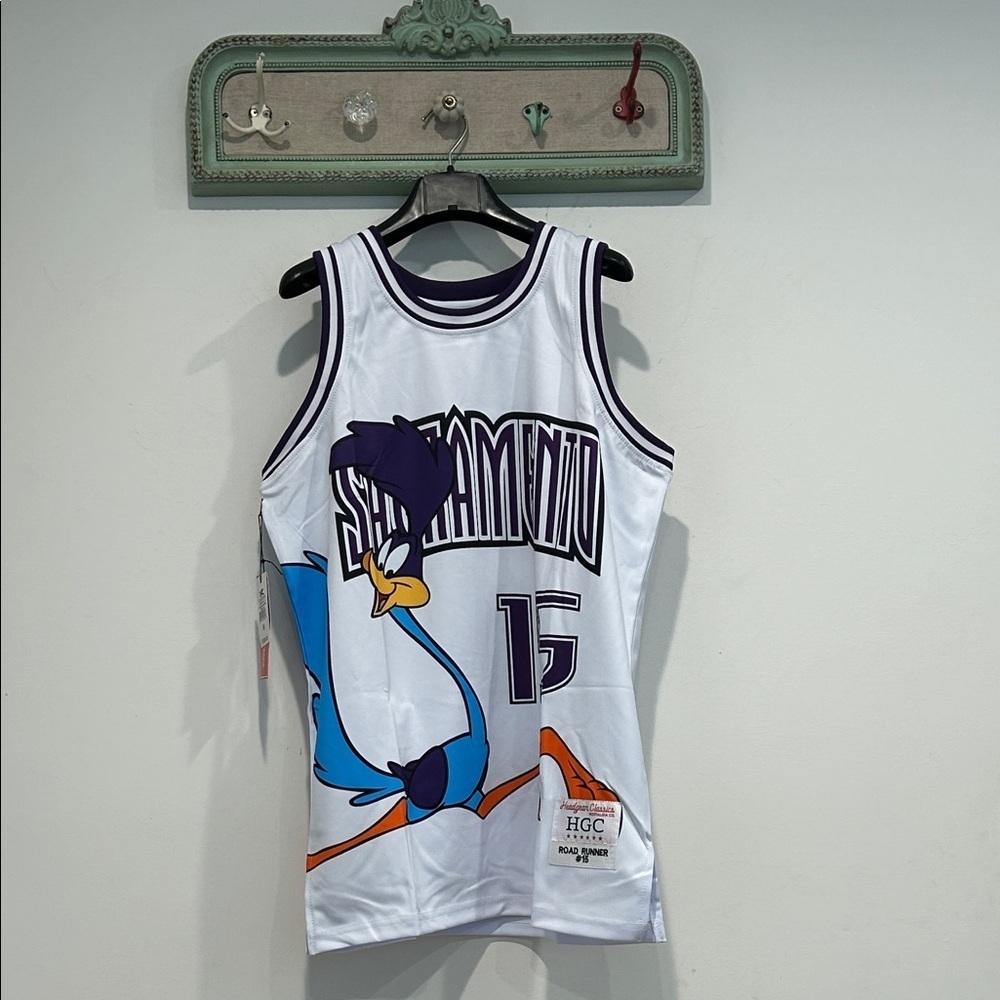 Headgear Classics roadrunner Nostalgia White Men's basketball jersey medium New